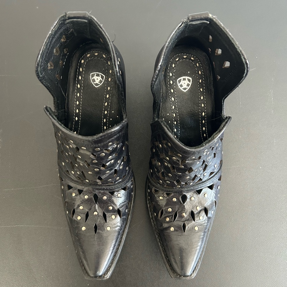 ARIAT 6.5B Black Dixon Studded Western Ankle  Leather Booties SNIP TOE - Picture 4 of 11